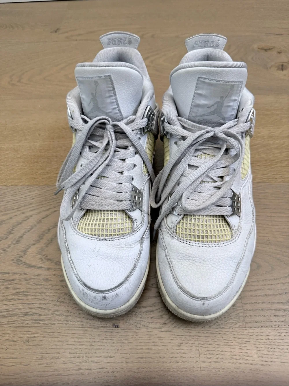 Jordan 4 Retro Sneakers